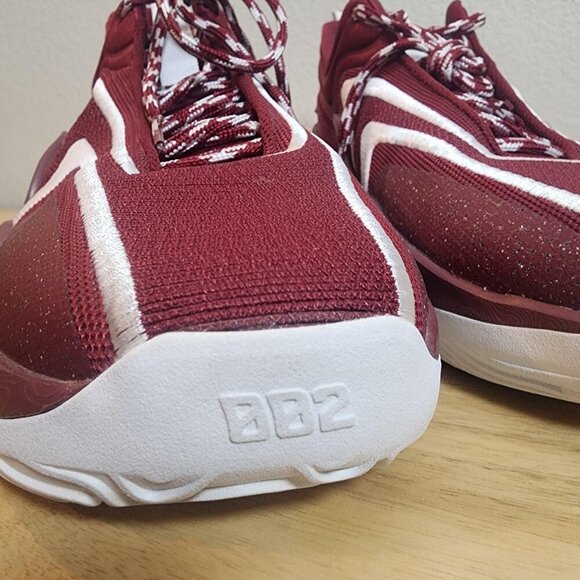 Athletic_Shoes
